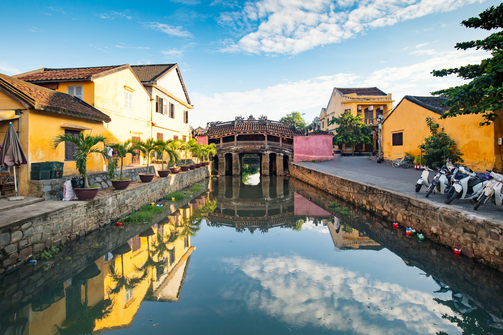 25 Best Tourist Attractions in Hoi An for Stunning Photos and Authentic Experiences 19 Japanese Covered Bridge in Hoi An