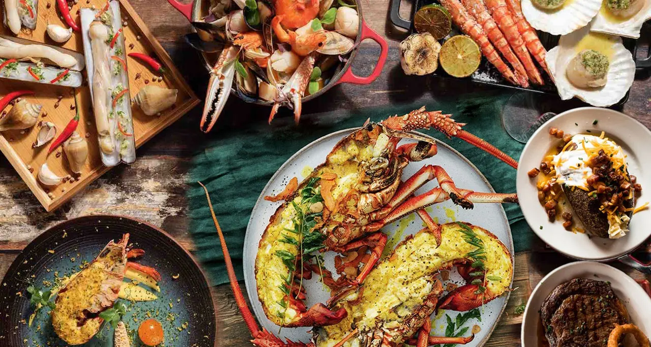 Da Nang Travel Guide 2026: 15 Best Things to Do, Itineraries & Insider Tips for Vietnam's Coastal Gem 13 Da Nang seafood fresh grilled lobster prawns crab and Vietnamese seafood dishes